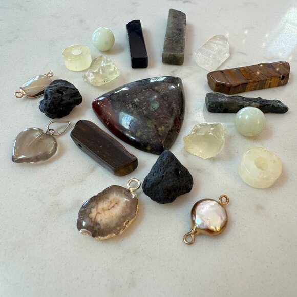 Natural Stone and Crystal Pendant Lot - Picture 7 of 16